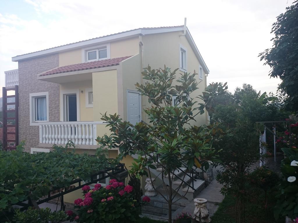 Apartments Sandra Tivat Ngoại thất bức ảnh