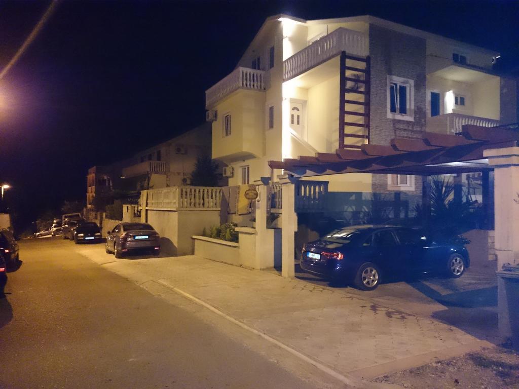 Apartments Sandra Tivat Ngoại thất bức ảnh