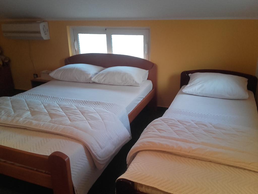 Apartments Sandra Tivat Ngoại thất bức ảnh