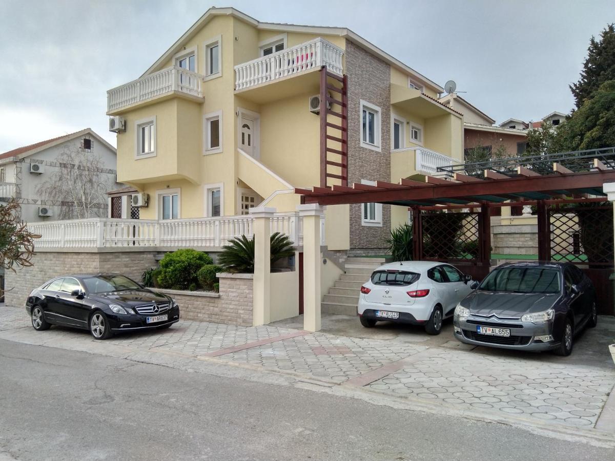 Apartments Sandra Tivat Ngoại thất bức ảnh